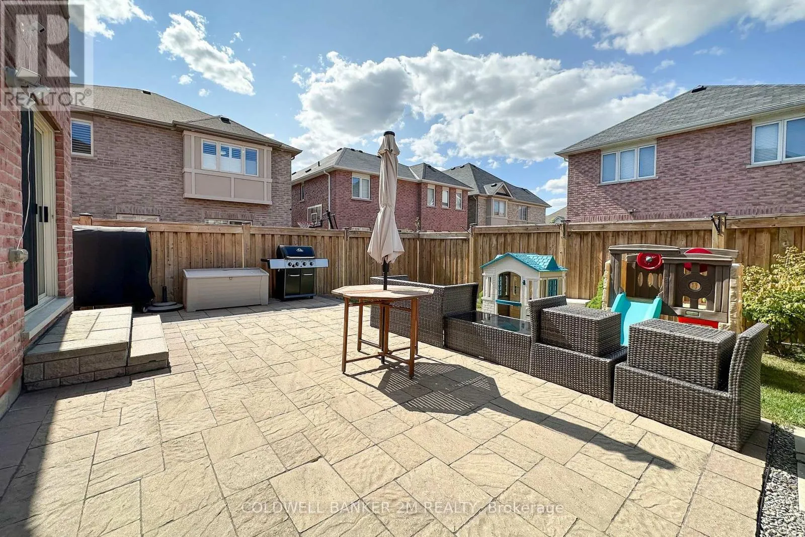 2 HORNETT WAY