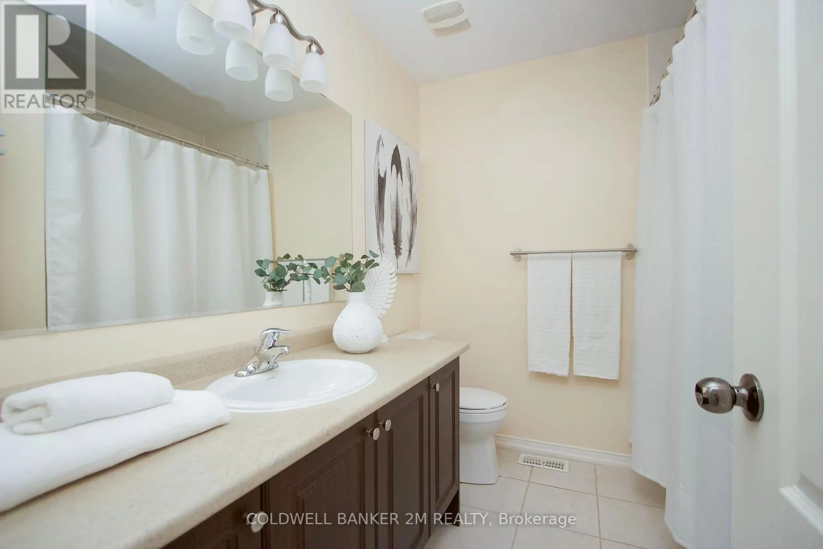 2 HORNETT WAY