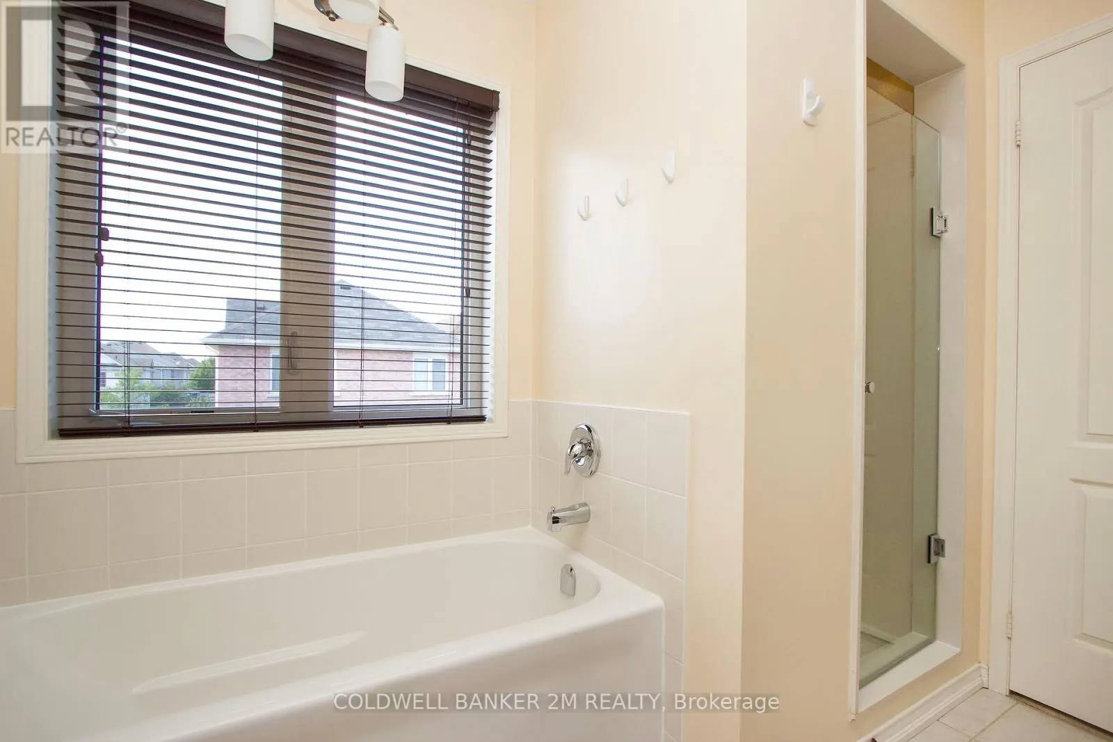 2 HORNETT WAY