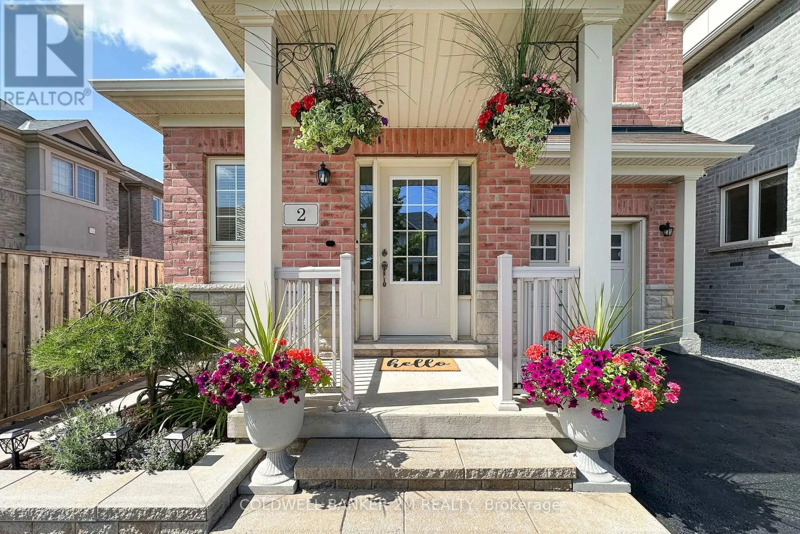 2 HORNETT WAY