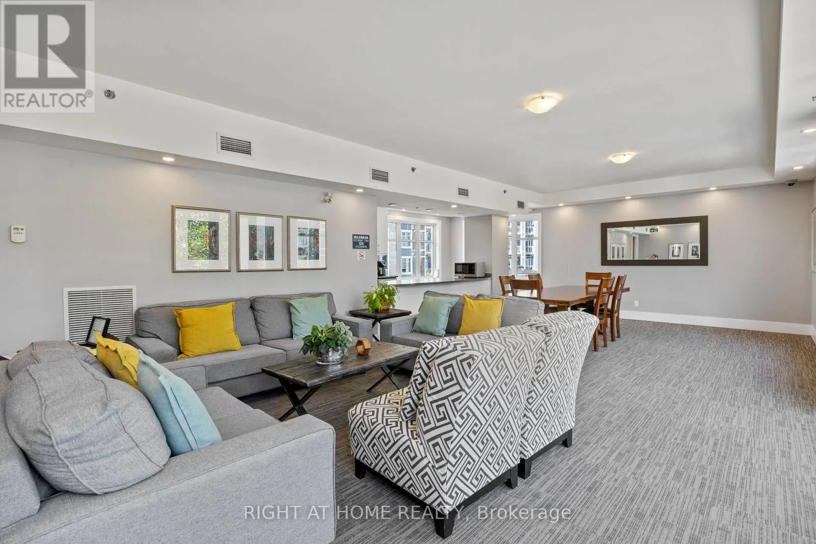 412 - 680 GORDON STREET