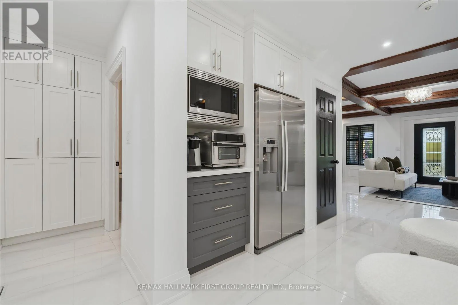 134 FRONT STREET E