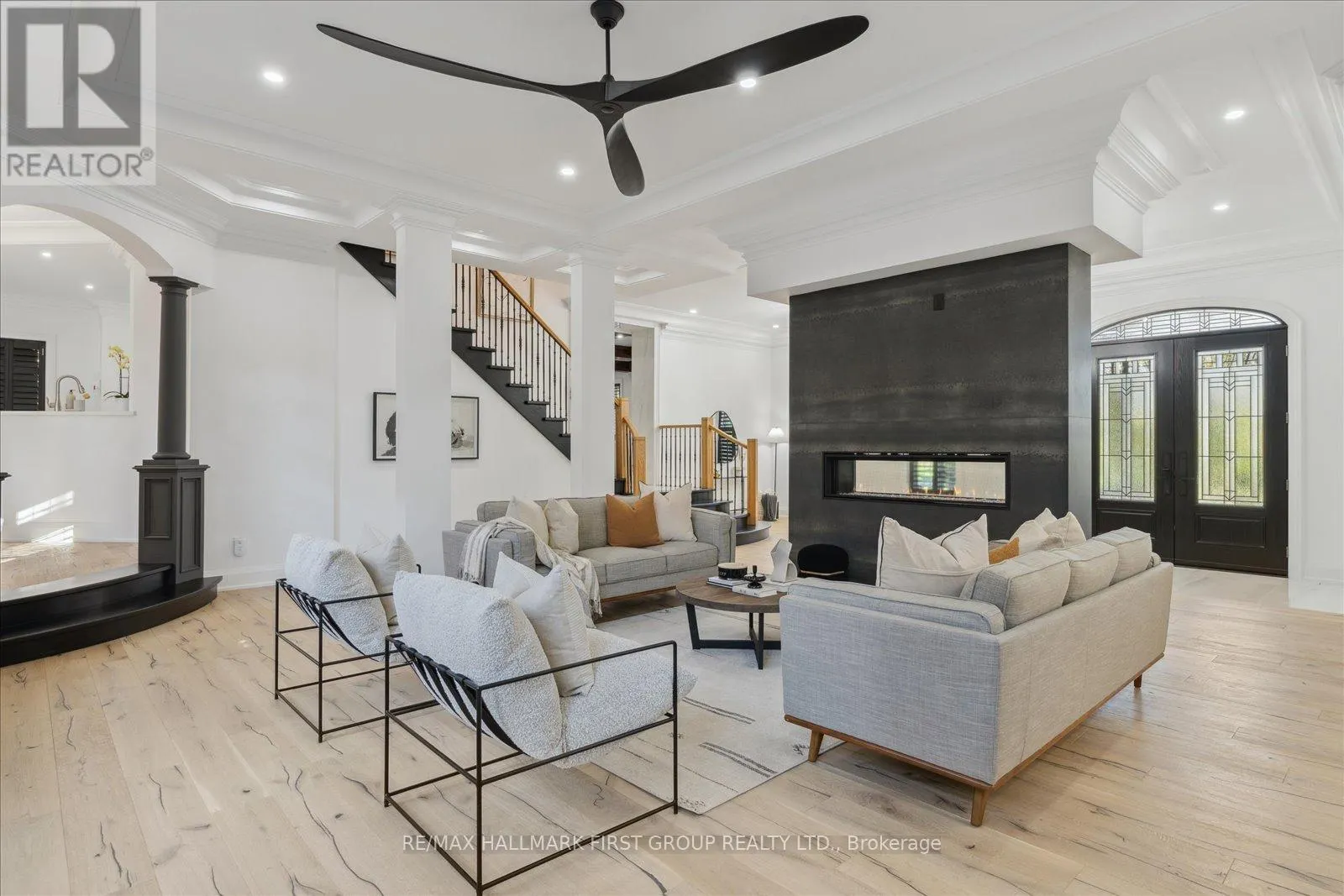 134 FRONT STREET E