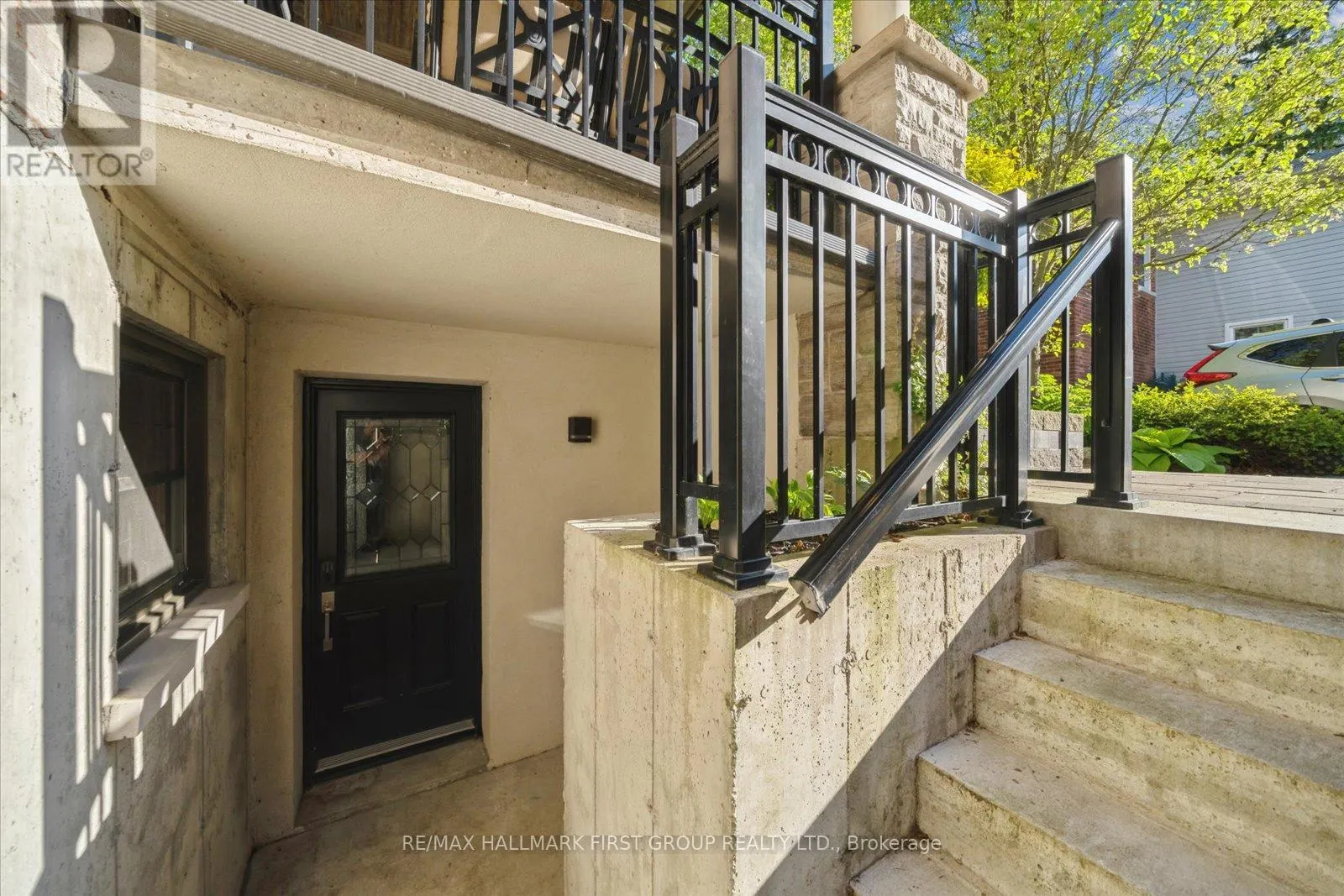 134 FRONT STREET E