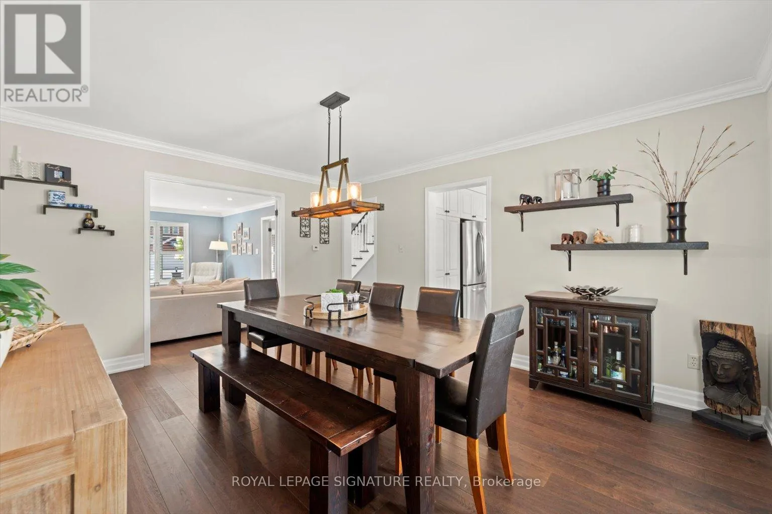 6 MAPLEGLEN COURT