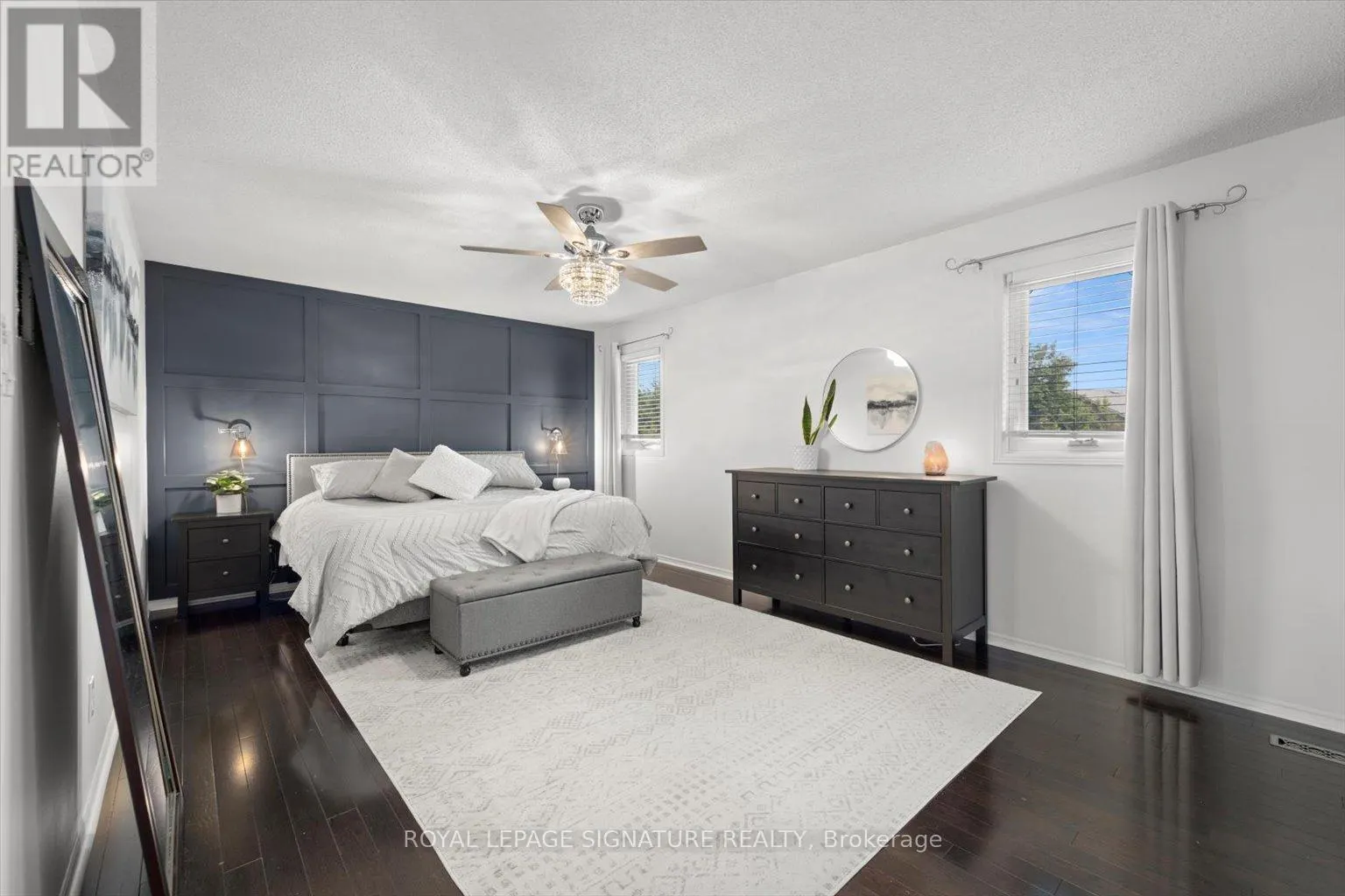 6 MAPLEGLEN COURT