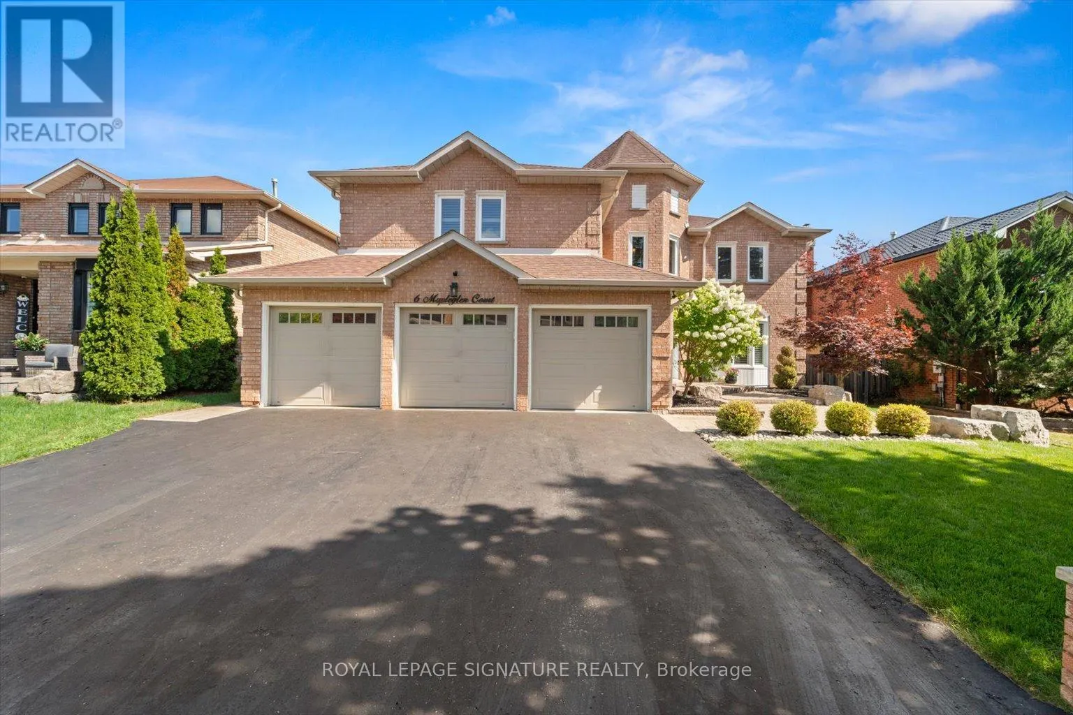 6 MAPLEGLEN COURT