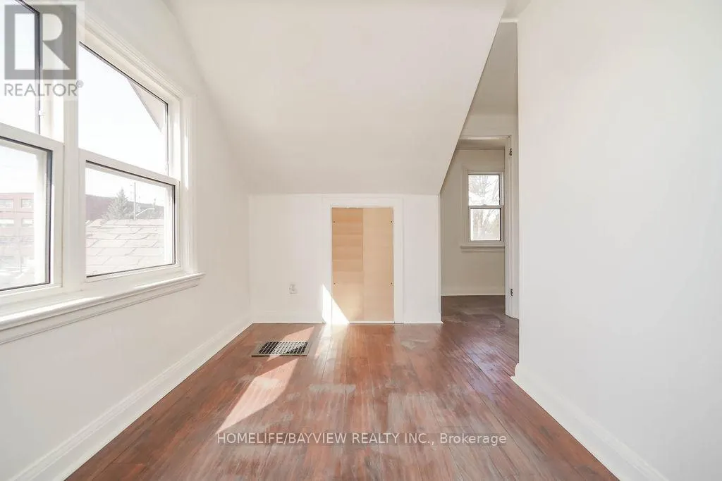 187 PARK ROAD S