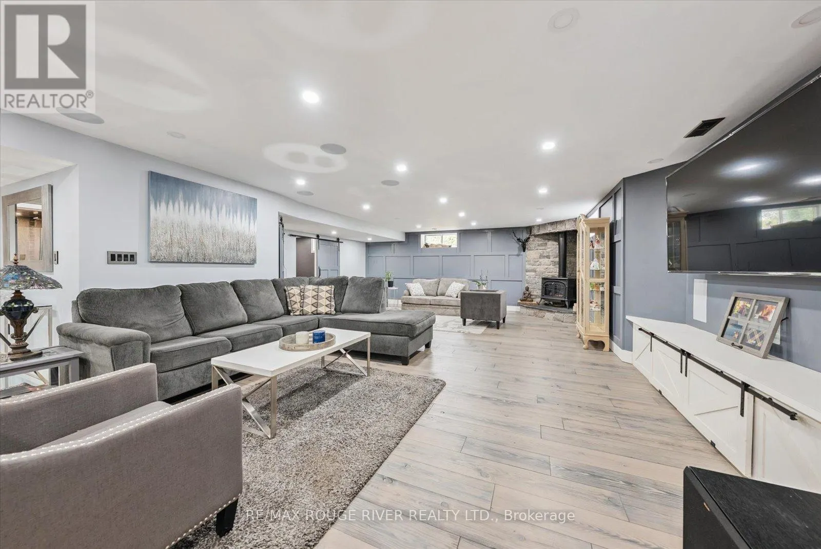 4588 PAYNES CRESCENT