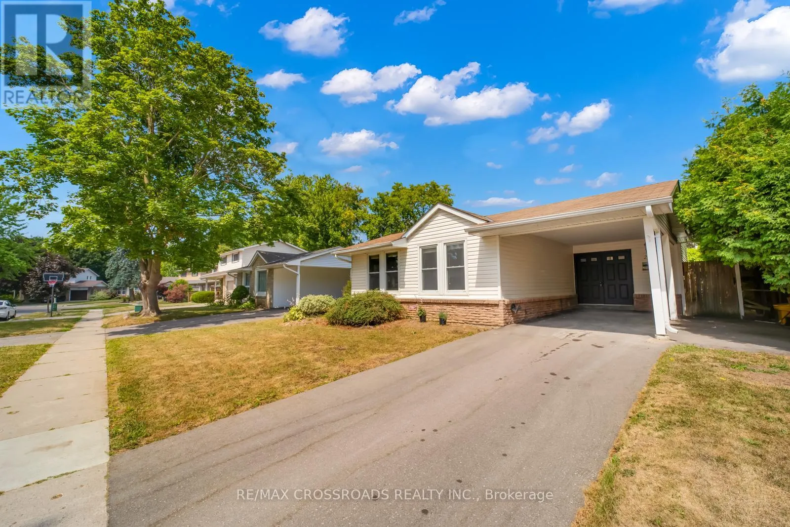 20 DEERPARK CRESCENT