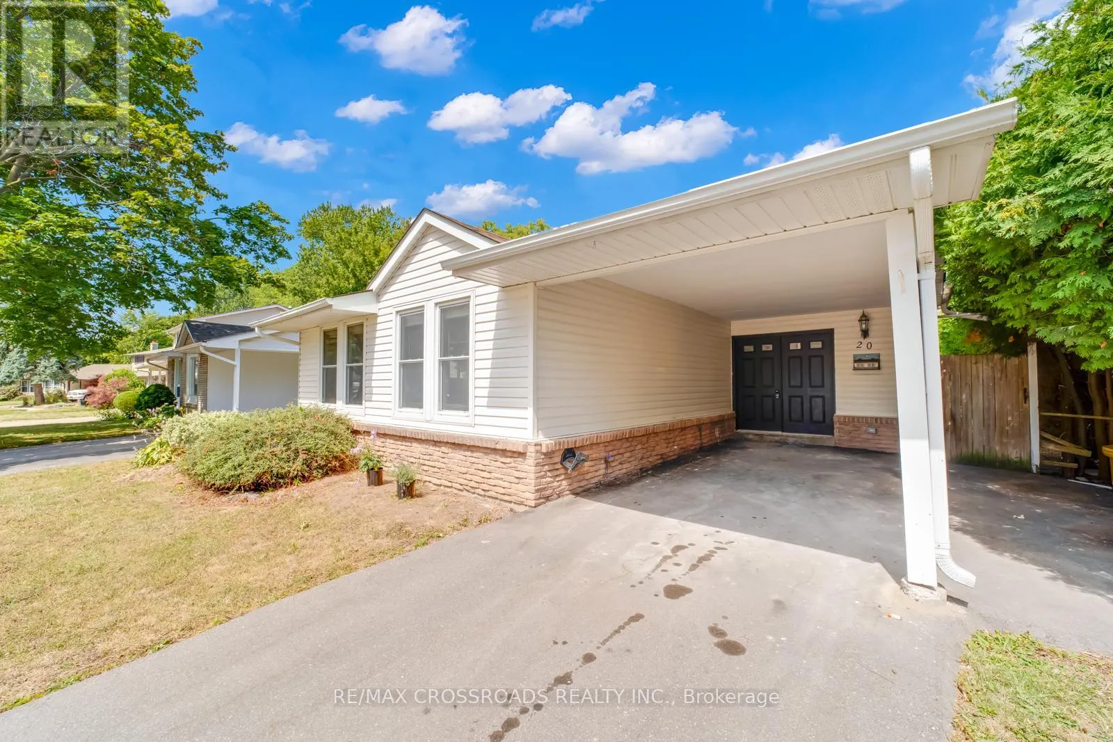 20 DEERPARK CRESCENT