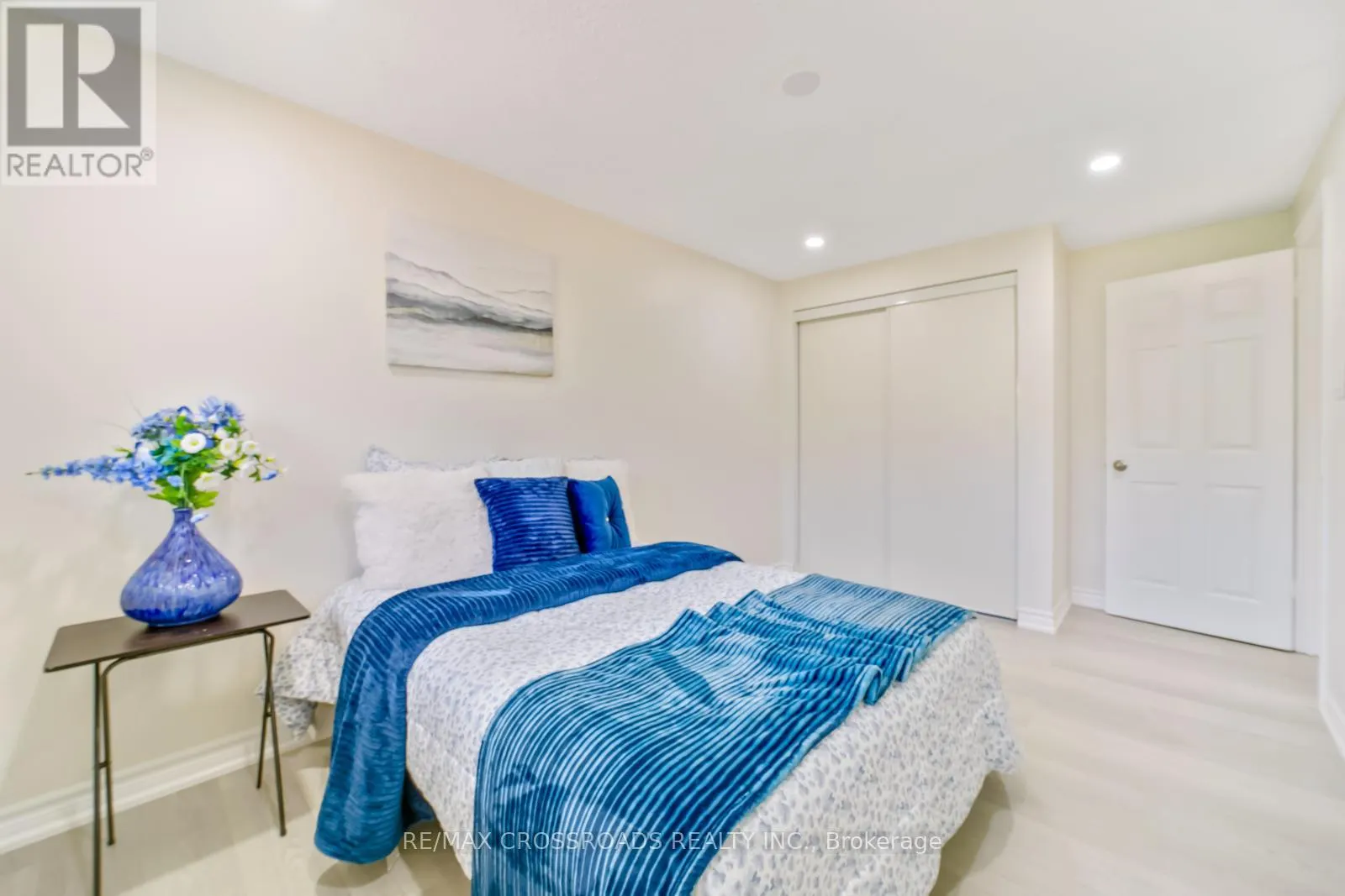 20 DEERPARK CRESCENT
