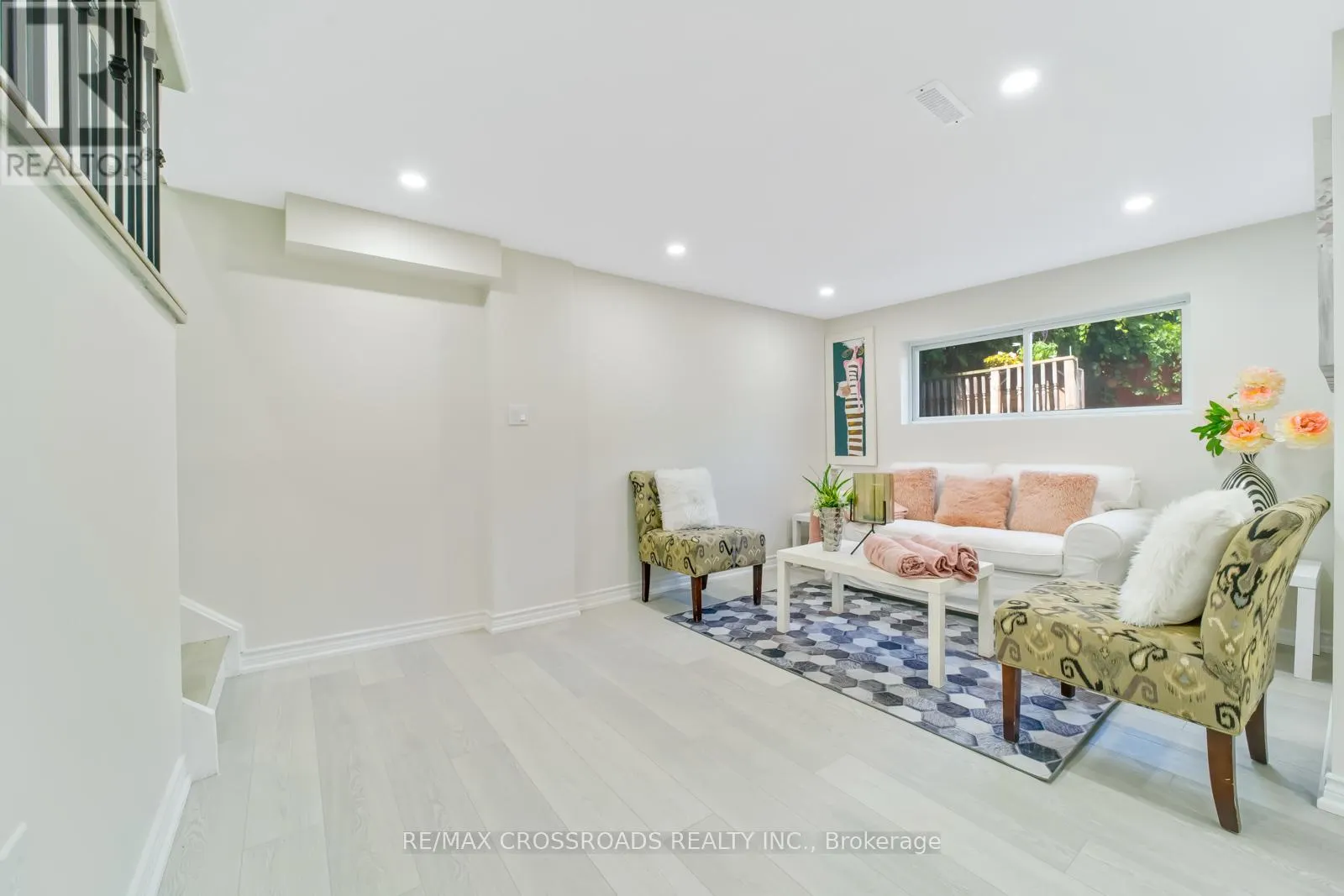 20 DEERPARK CRESCENT