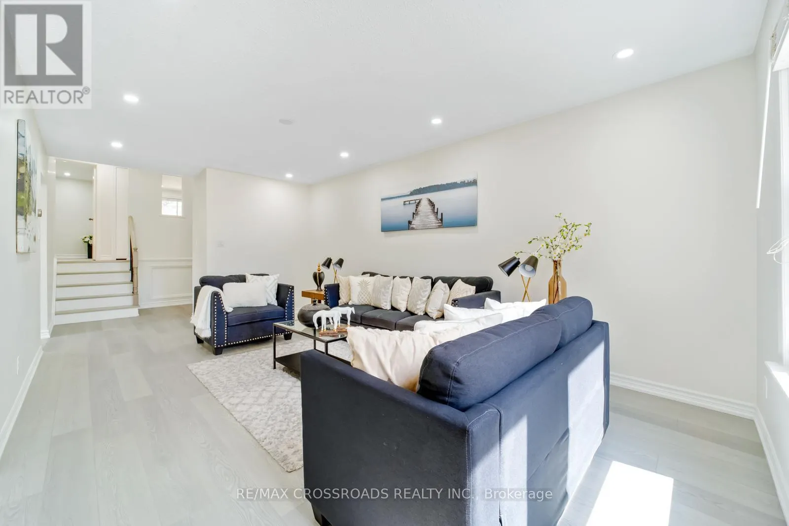 20 DEERPARK CRESCENT