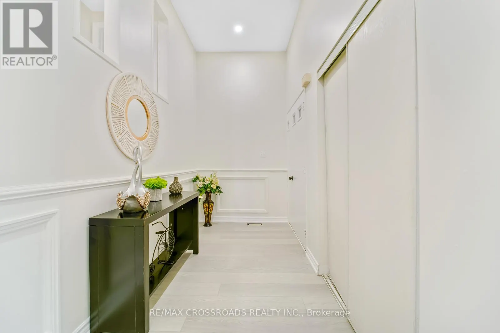 20 DEERPARK CRESCENT