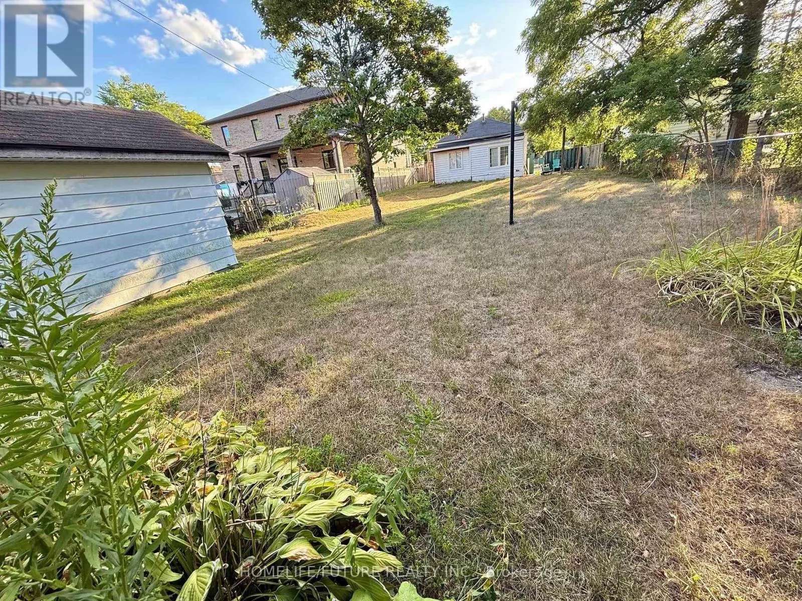 5 WEIR CRESCENT