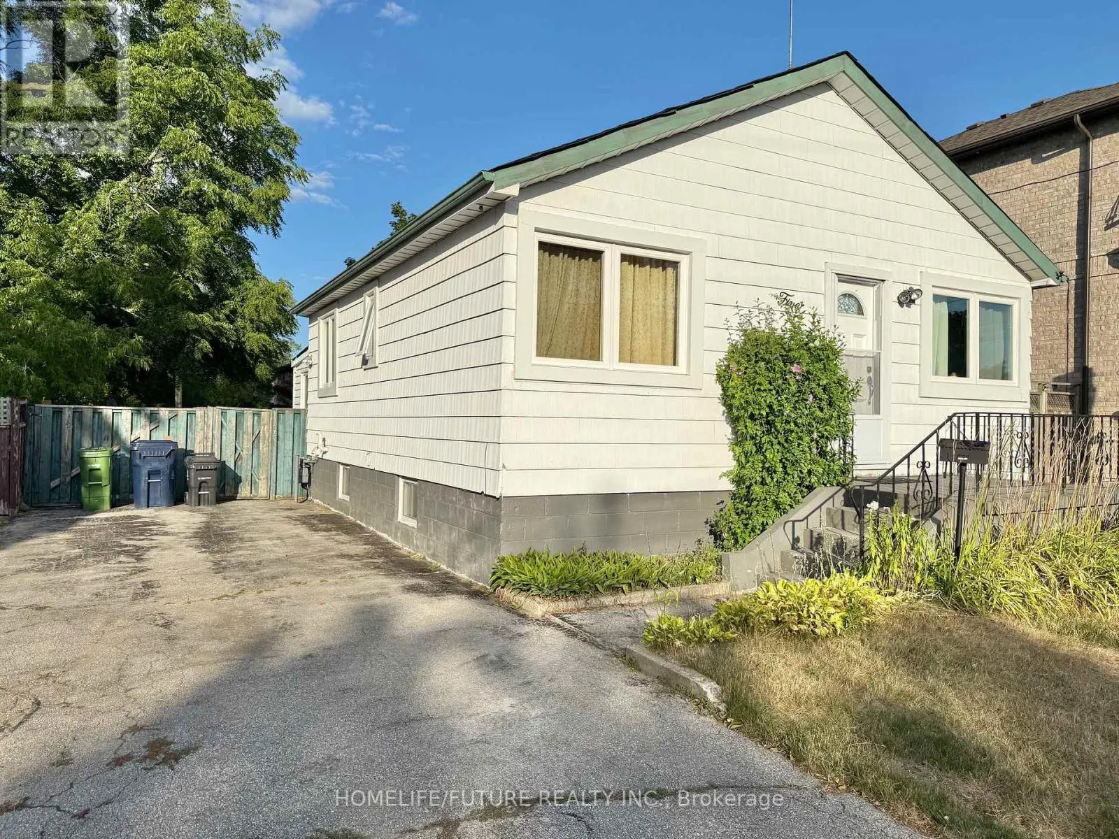5 WEIR CRESCENT