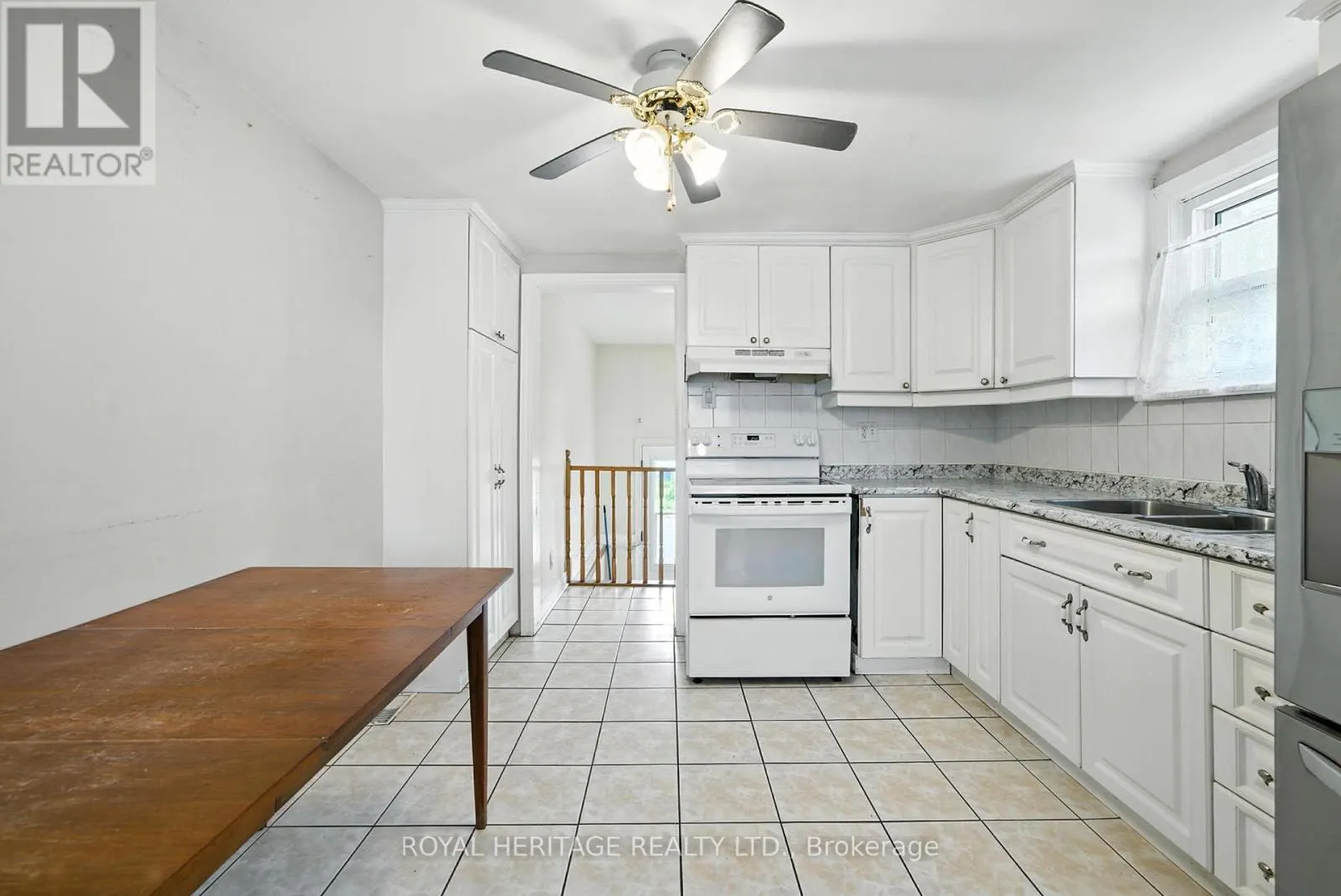 1595 TAUNTON ROAD