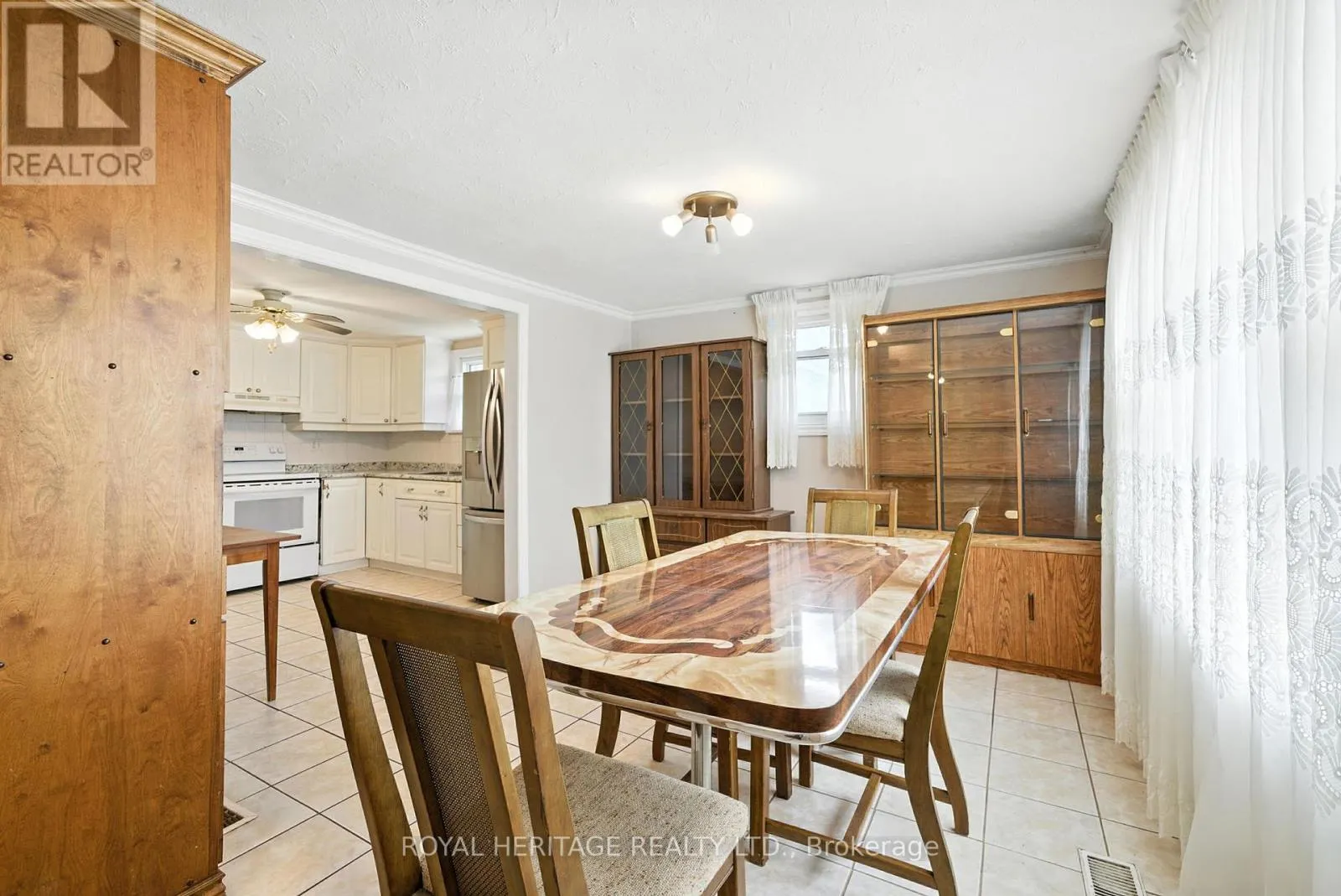 1595 TAUNTON ROAD
