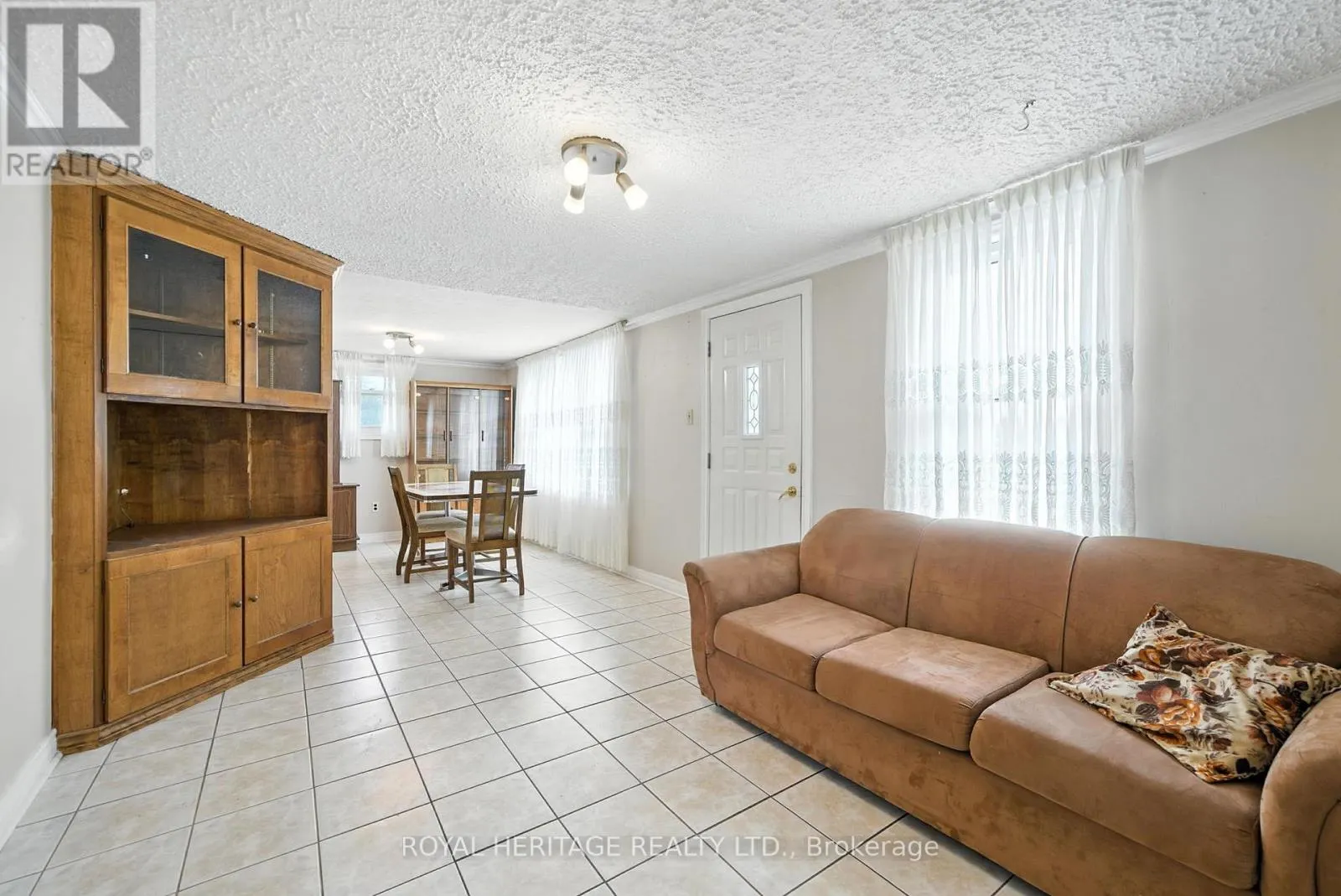 1595 TAUNTON ROAD
