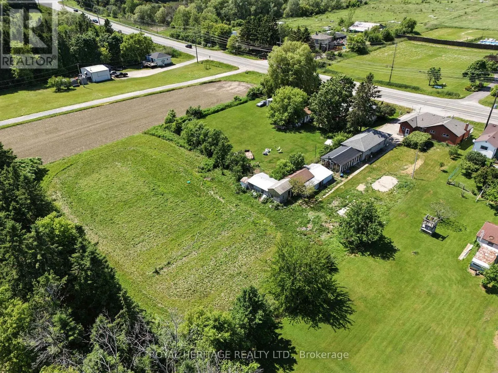 1595 TAUNTON ROAD