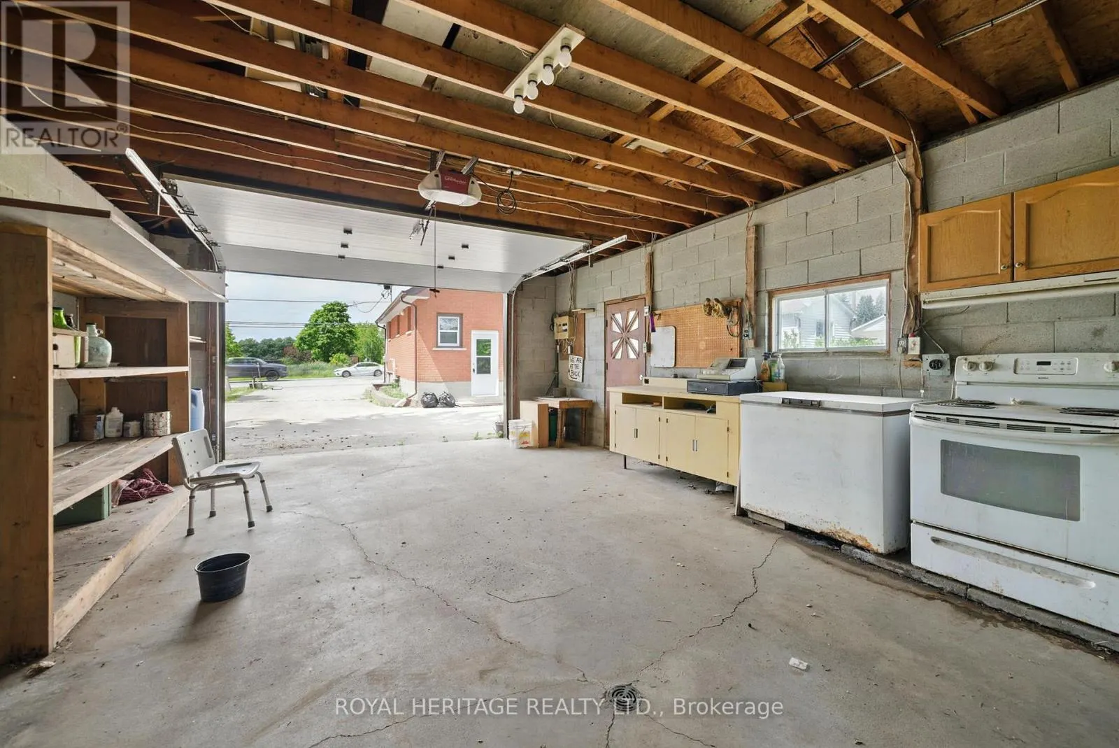 1595 TAUNTON ROAD