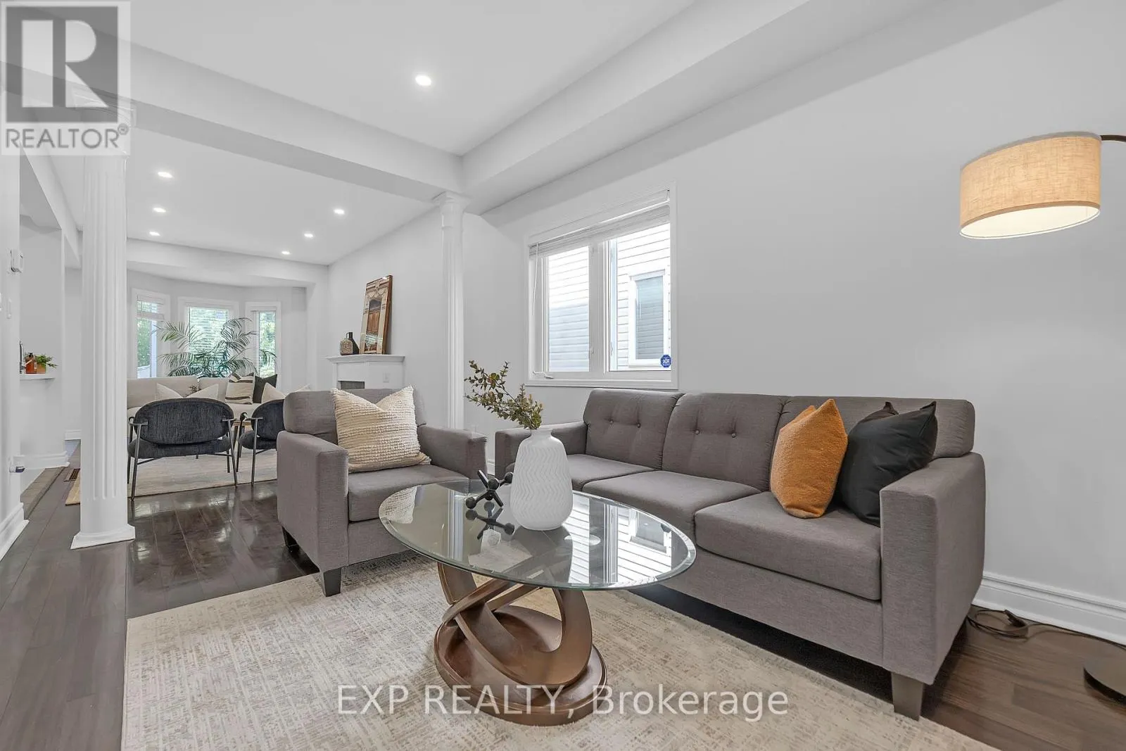 212 SHADOW PLACE