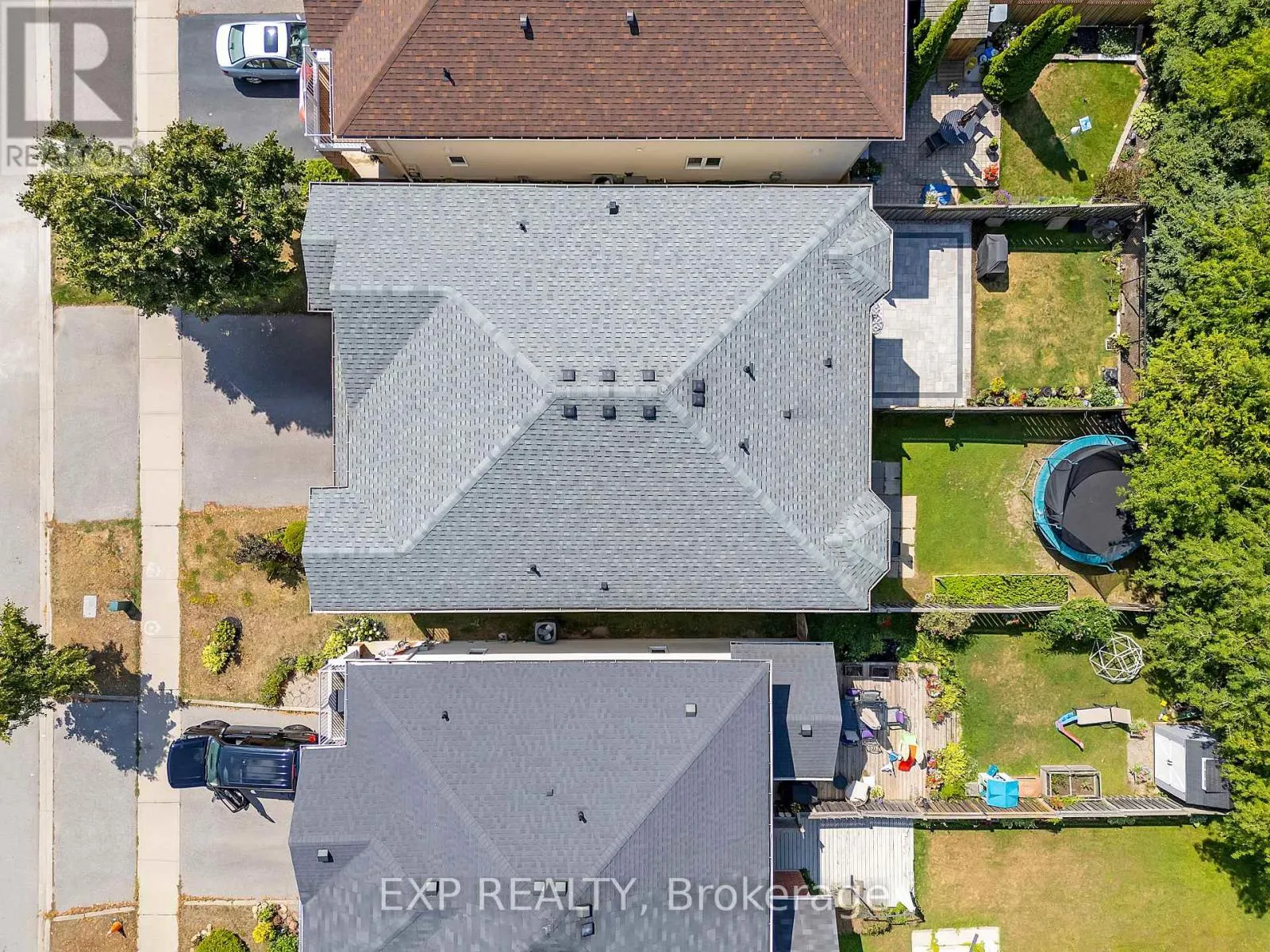 212 SHADOW PLACE