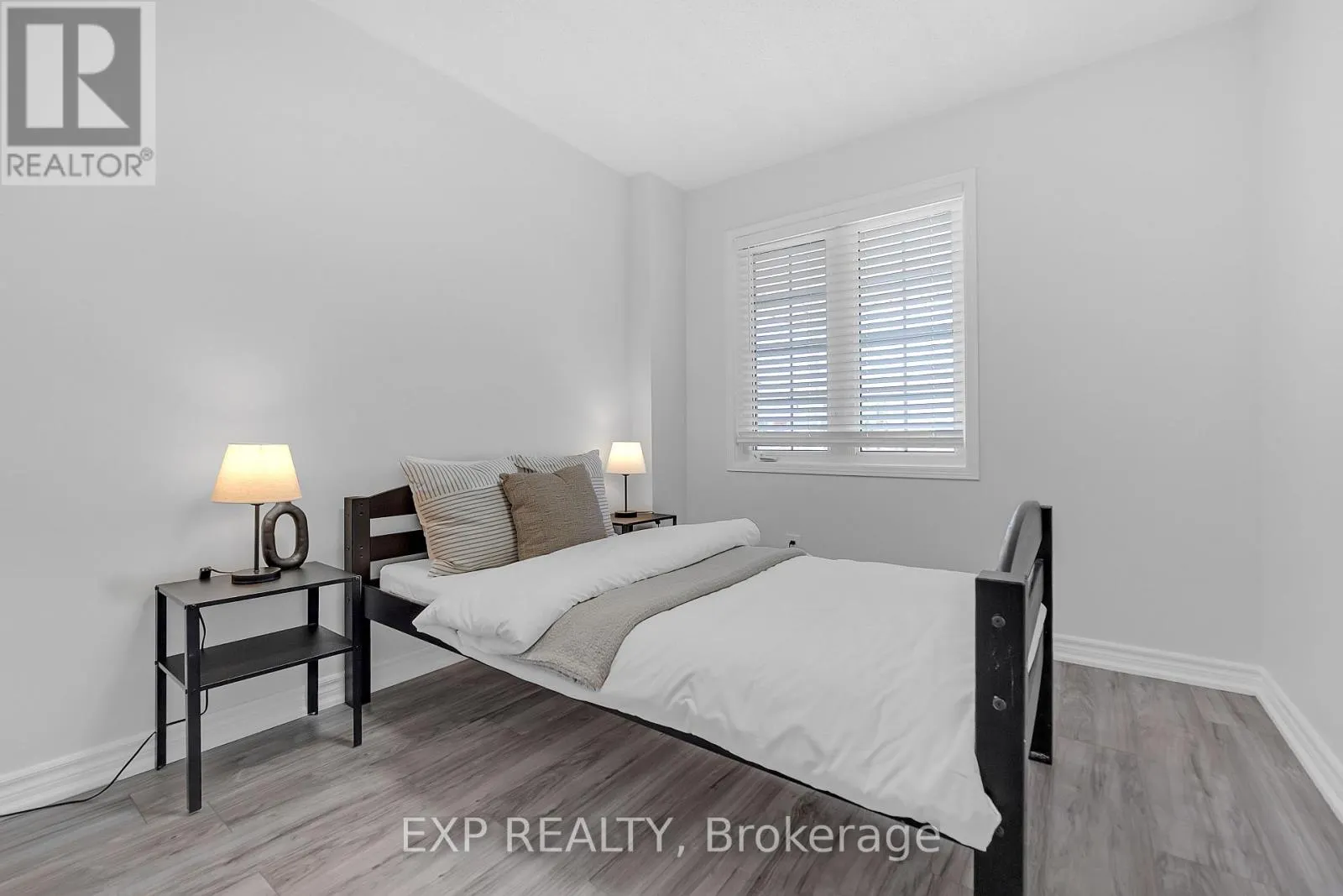212 SHADOW PLACE