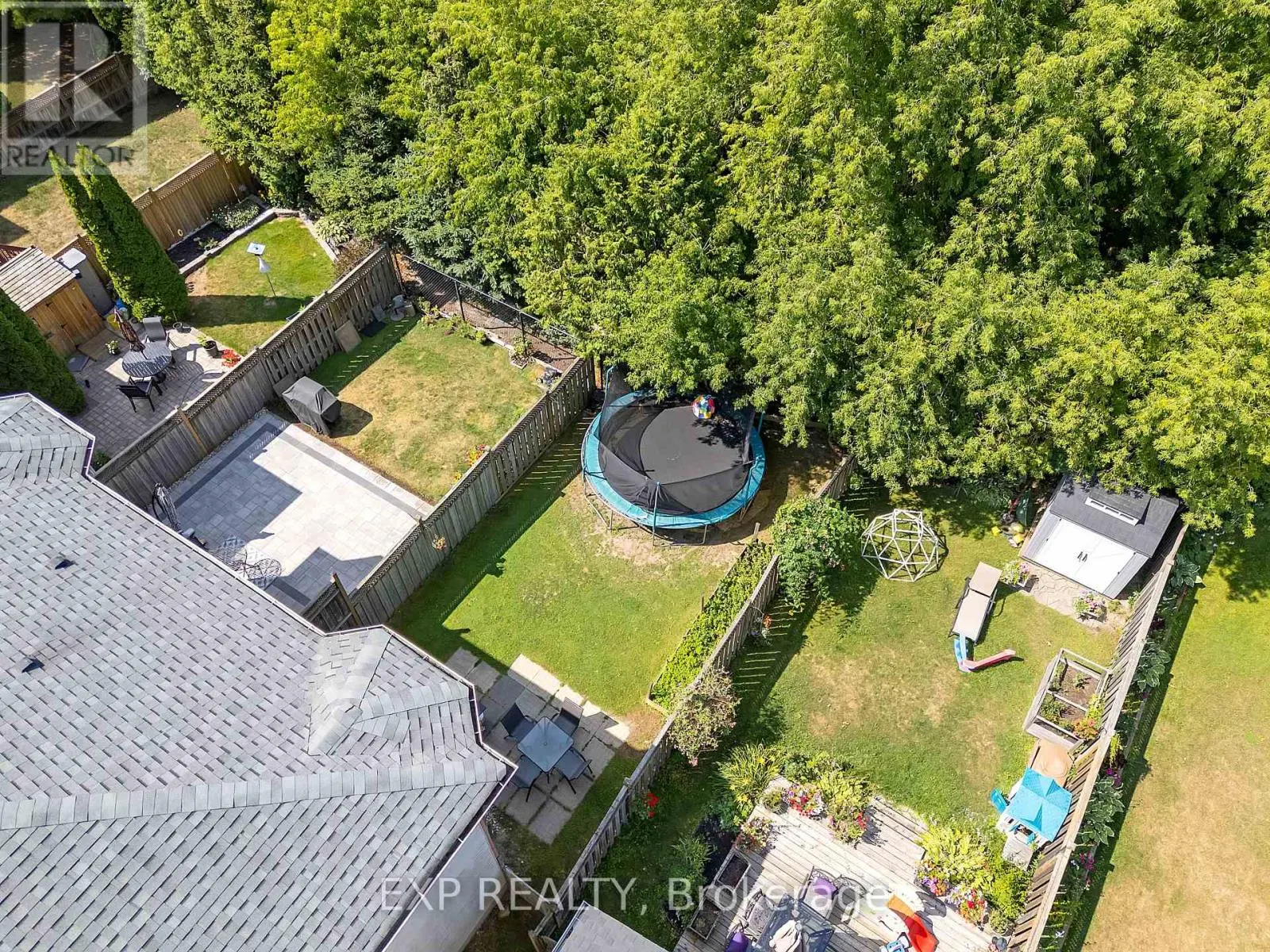 212 SHADOW PLACE