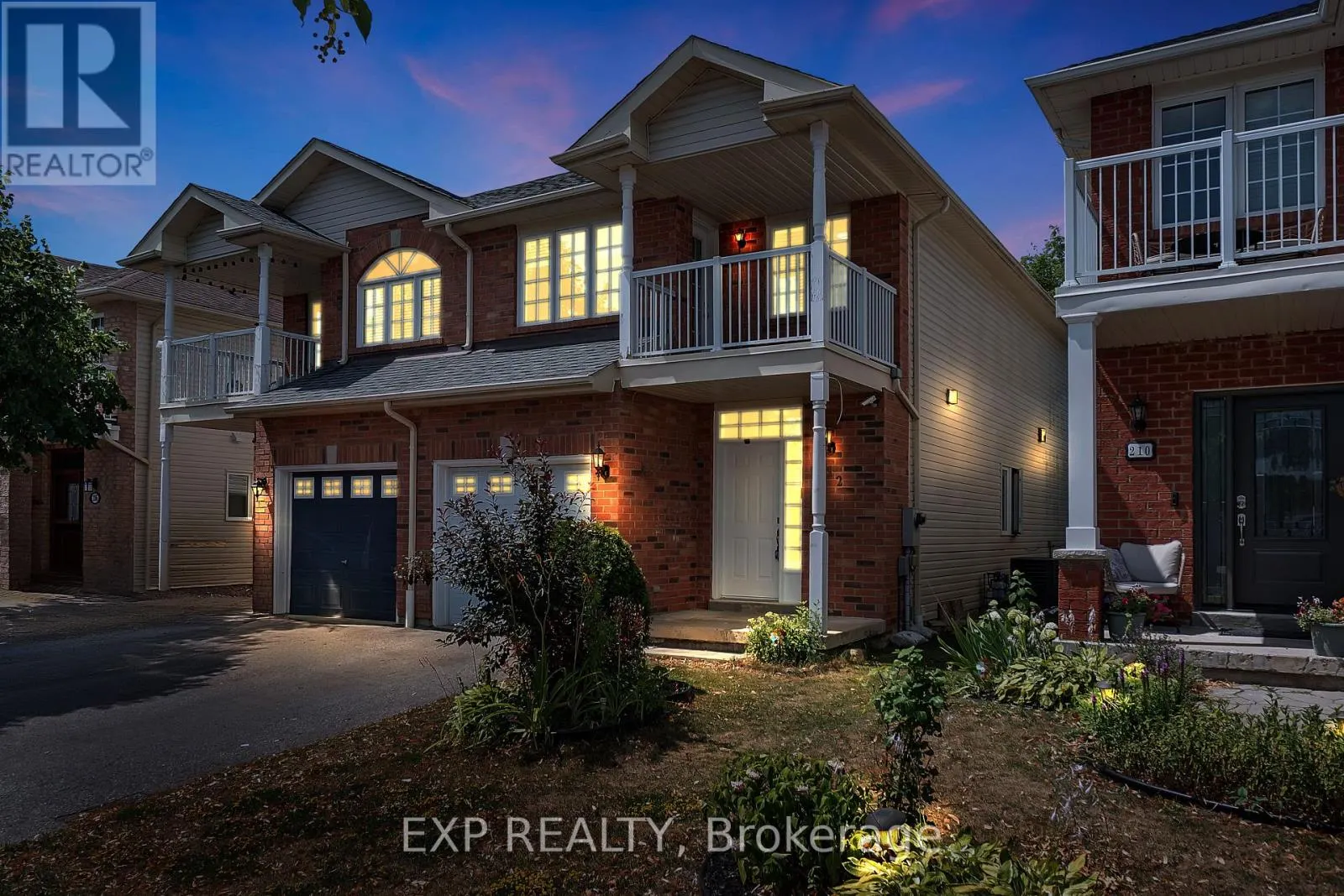 212 SHADOW PLACE