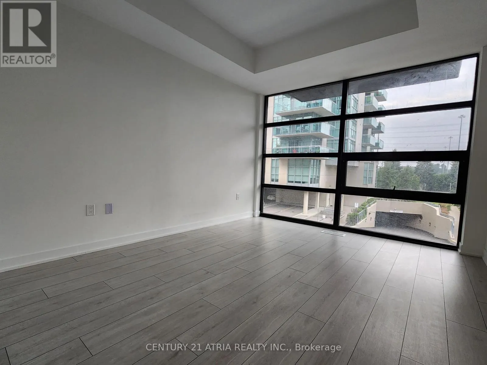 122 - 1604 CHARLES STREET