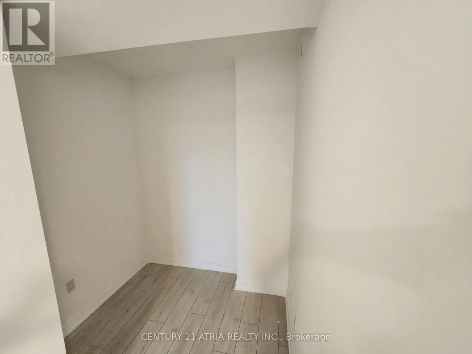 122 - 1604 CHARLES STREET