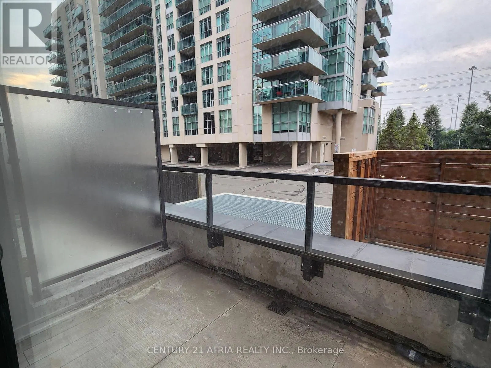 122 - 1604 CHARLES STREET