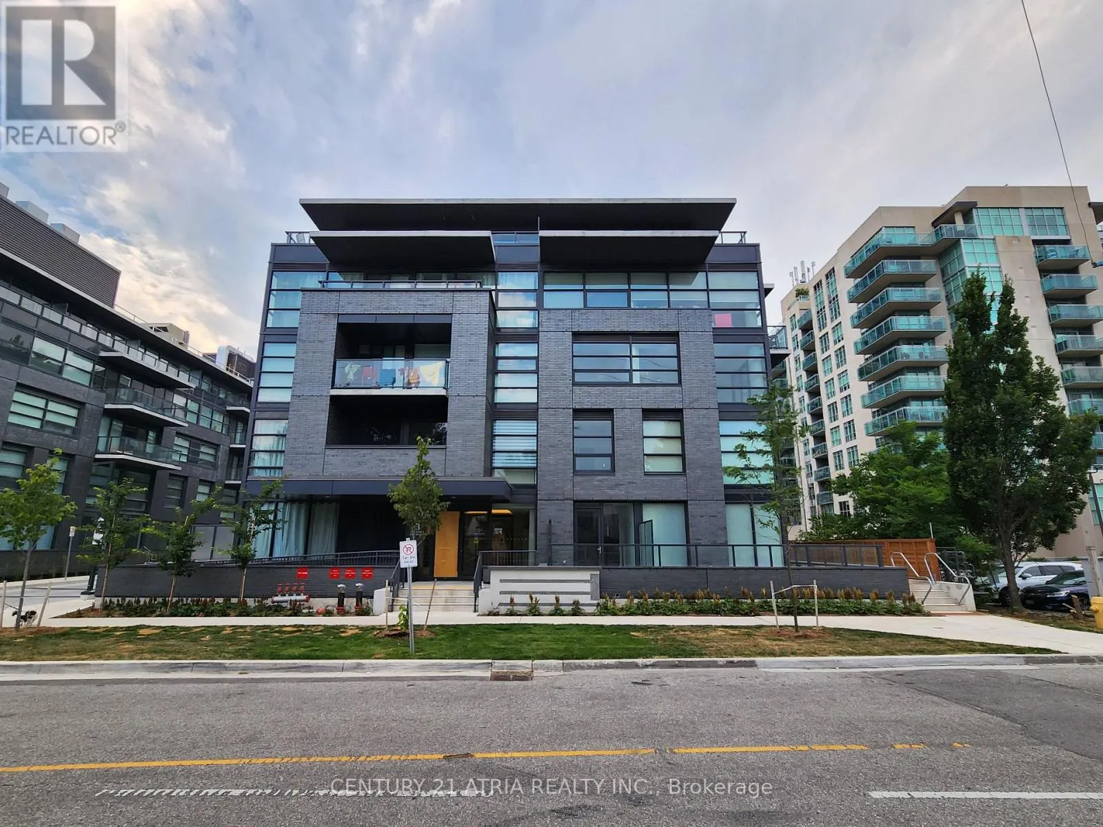 122 - 1604 CHARLES STREET