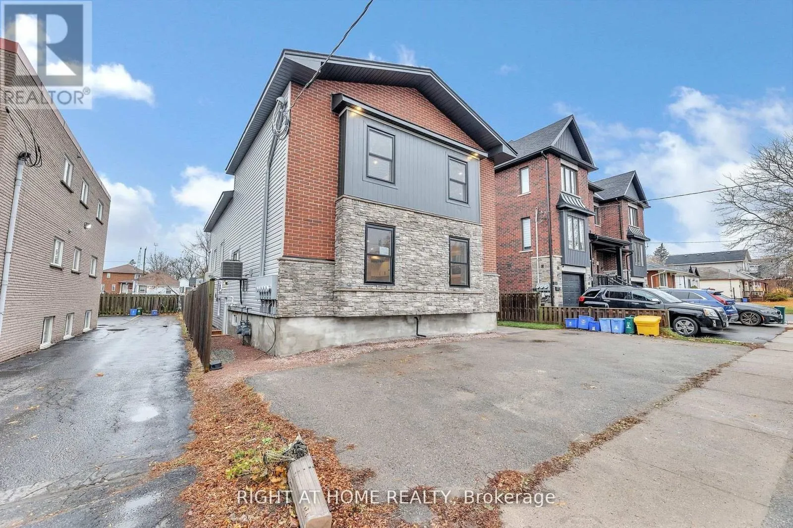 2 - 100 CROMWELL AVENUE