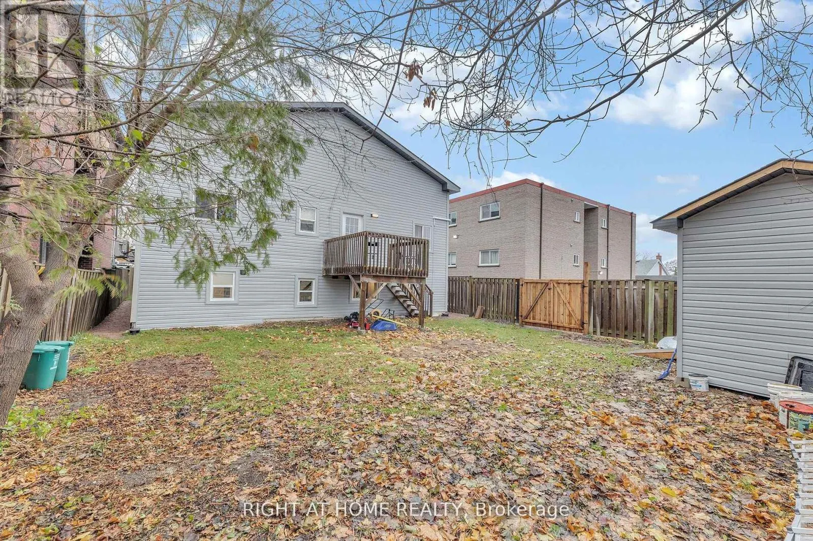 2 - 100 CROMWELL AVENUE