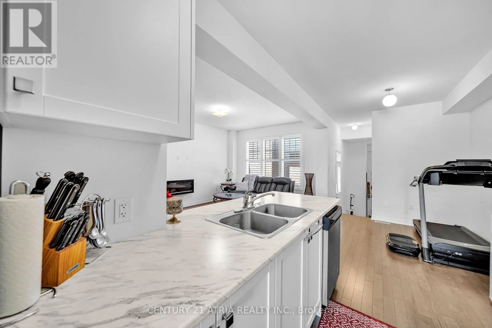 153 CORONATION ROAD