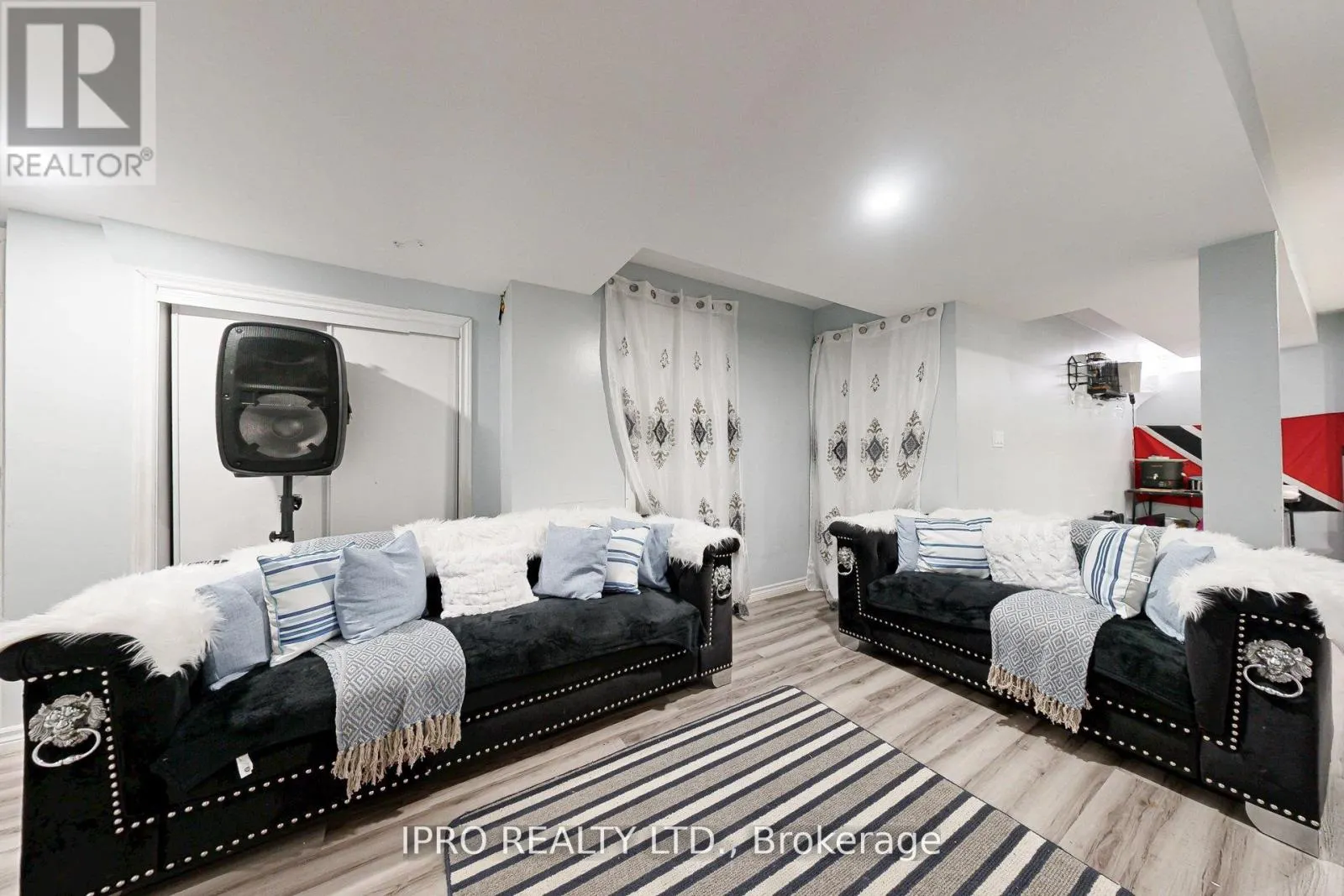 6 MT PLEASANT AVENUE