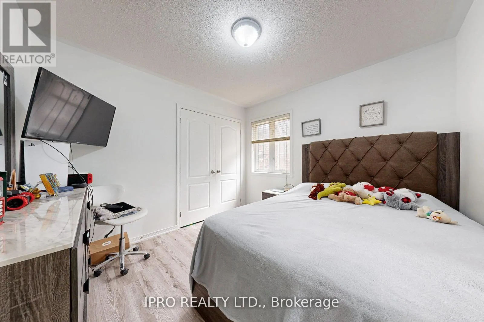 6 MT PLEASANT AVENUE