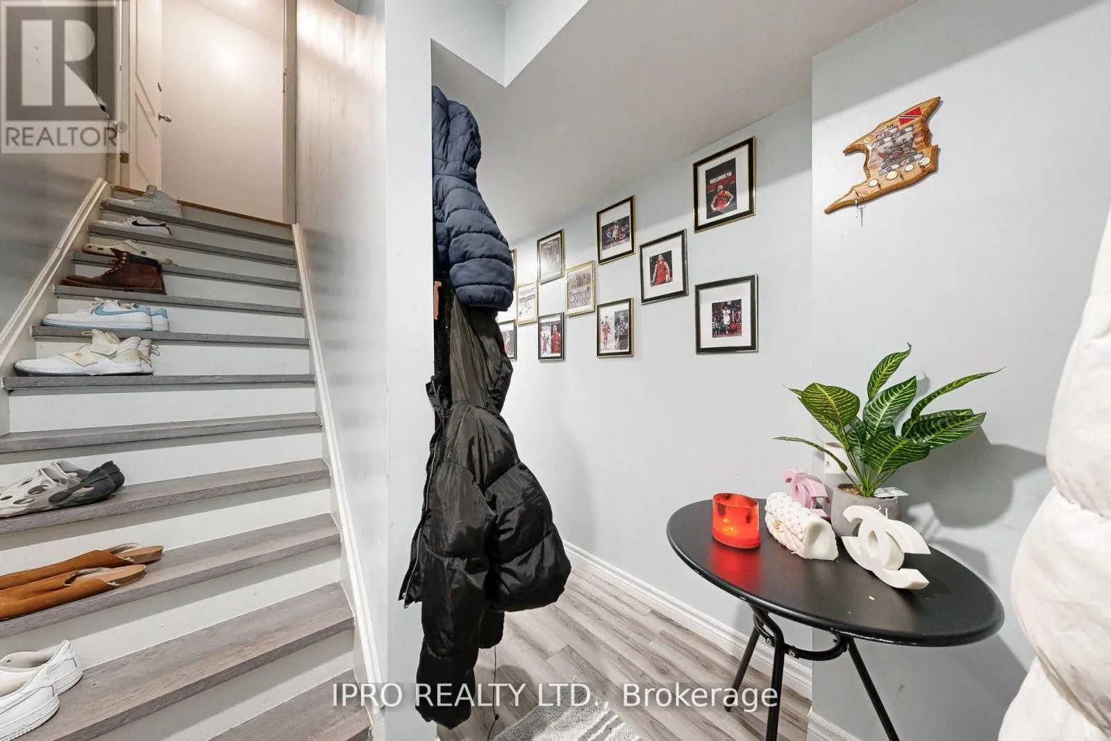 6 MT PLEASANT AVENUE