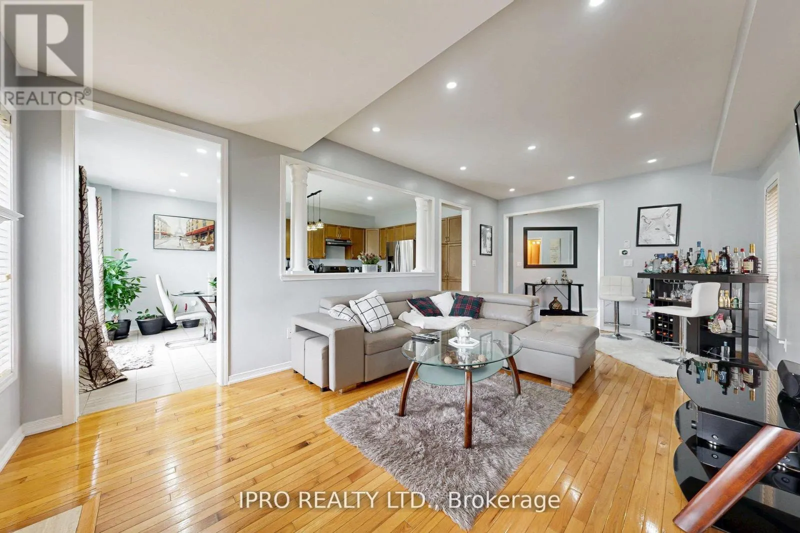 6 MT PLEASANT AVENUE