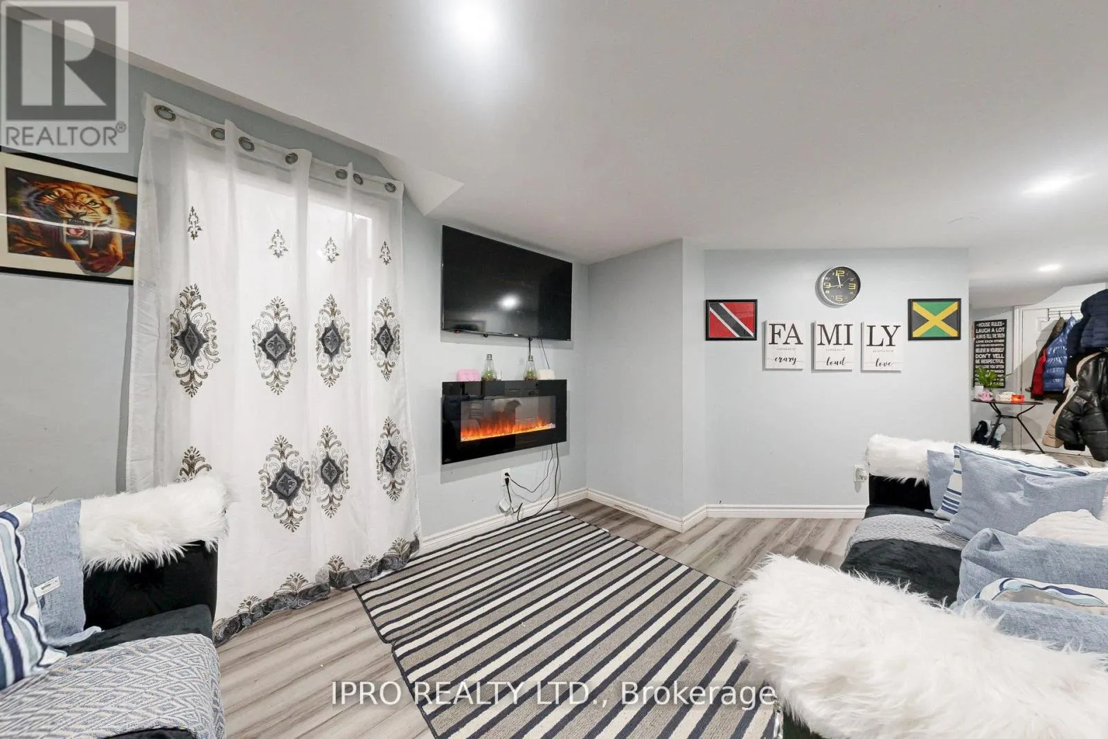 6 MT PLEASANT AVENUE