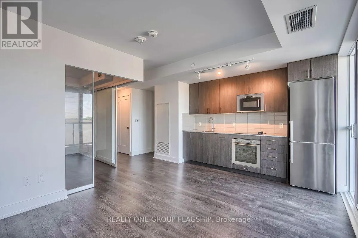 421 - 2550 SIMCOE STREET N