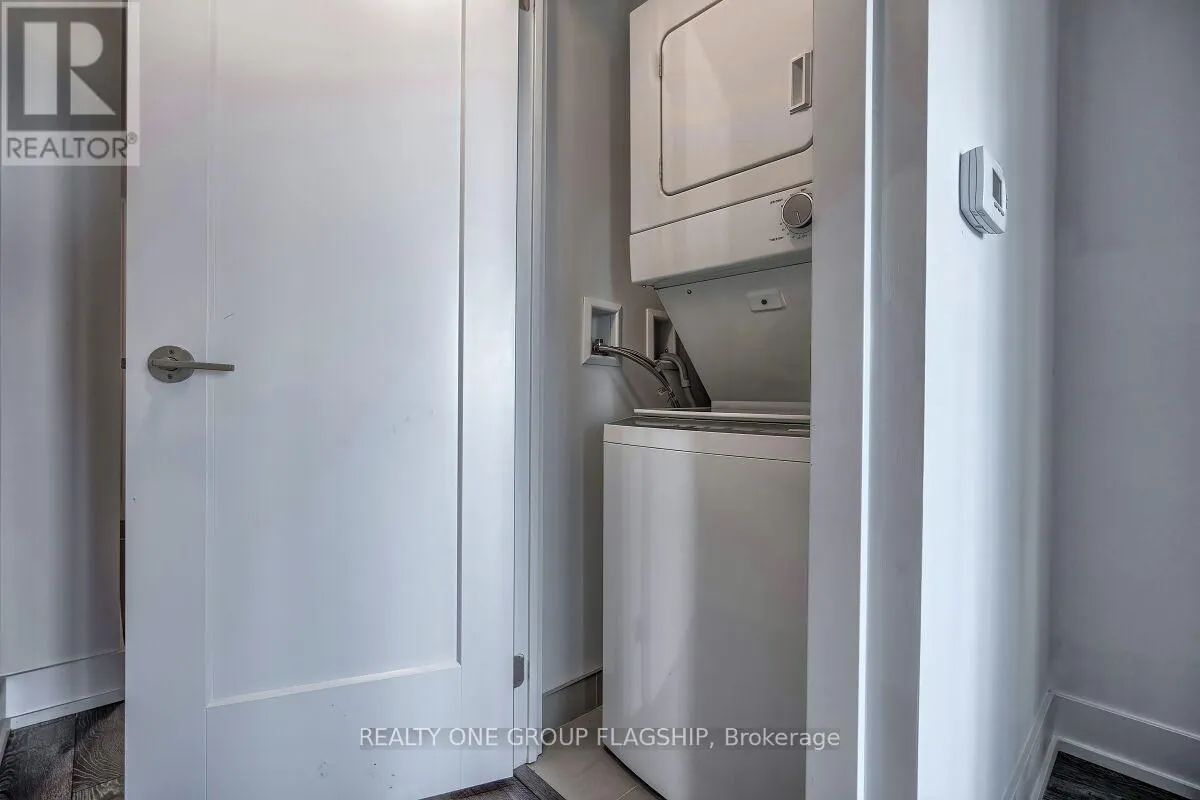 421 - 2550 SIMCOE STREET N
