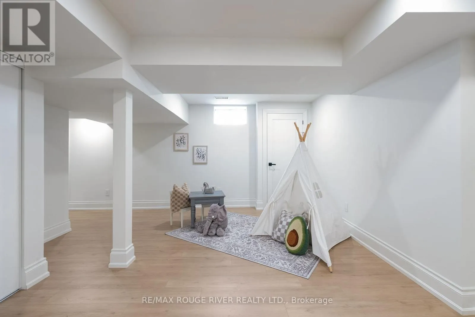 10 SAWYER AVENUE