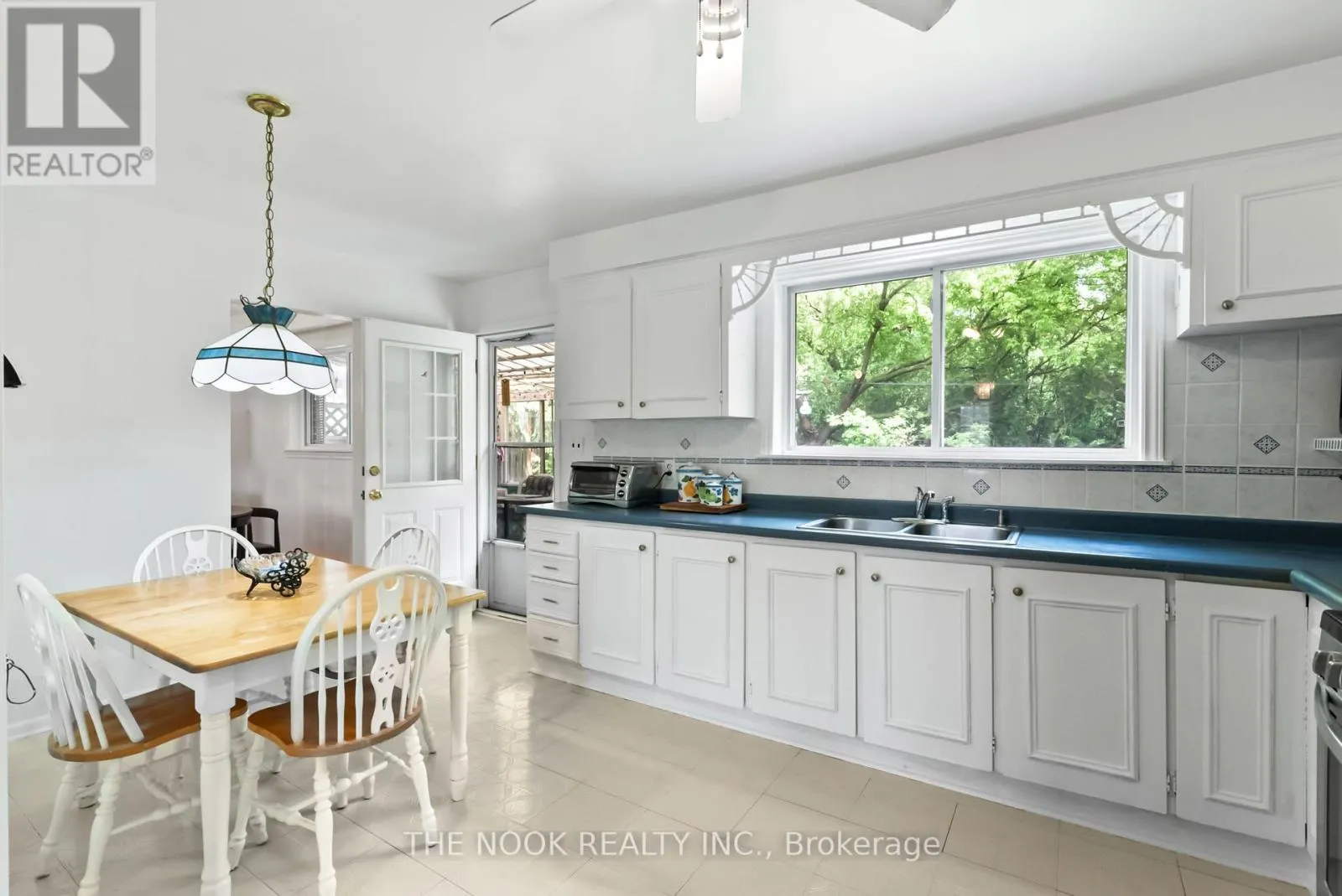 14 CARWIN CRESCENT