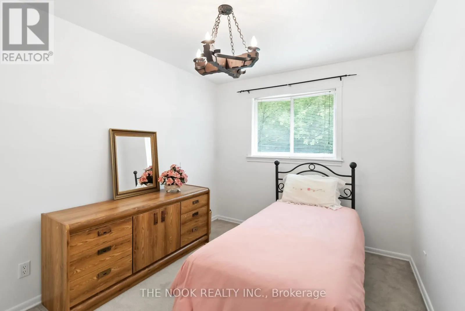 14 CARWIN CRESCENT