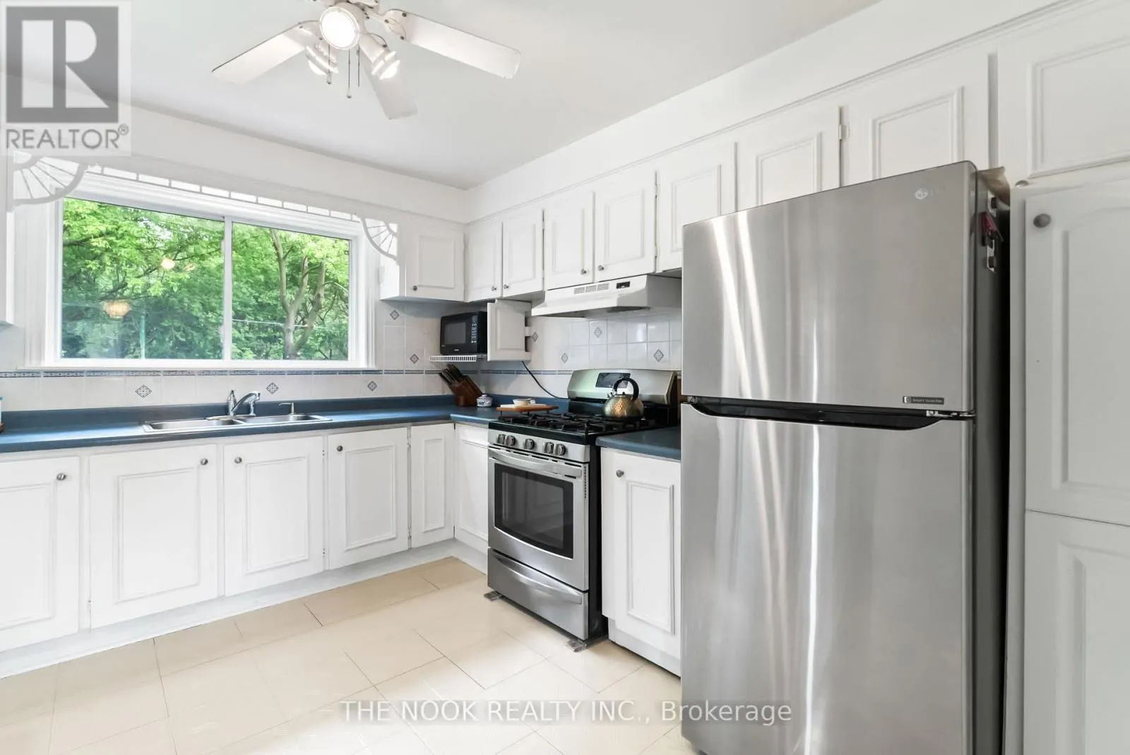 14 CARWIN CRESCENT