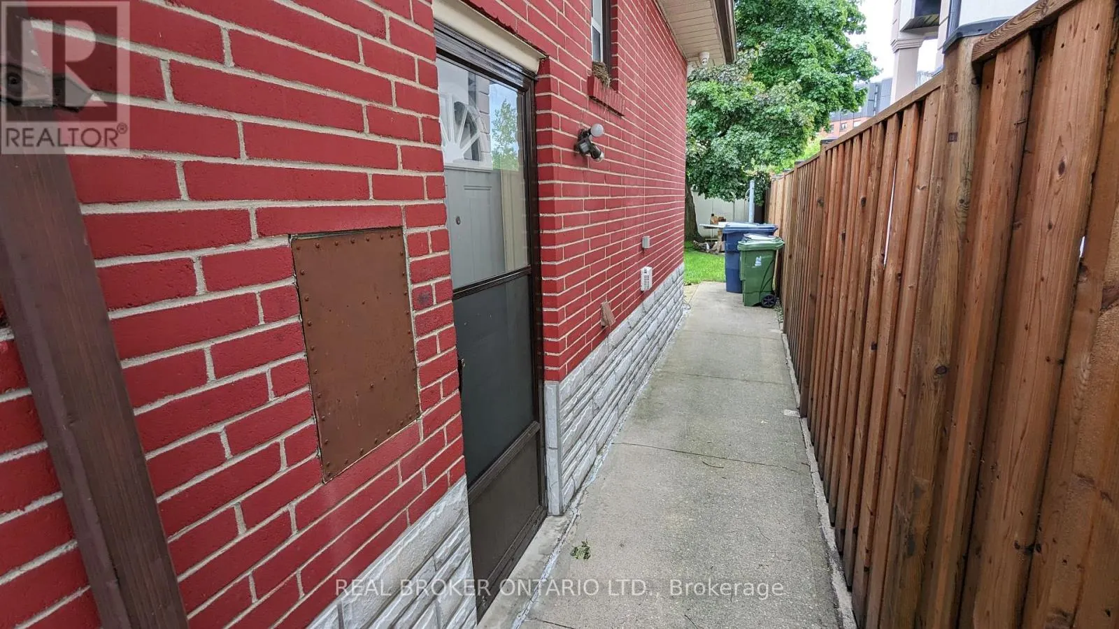 #BSMT - 29 SHROPSHIRE DRIVE